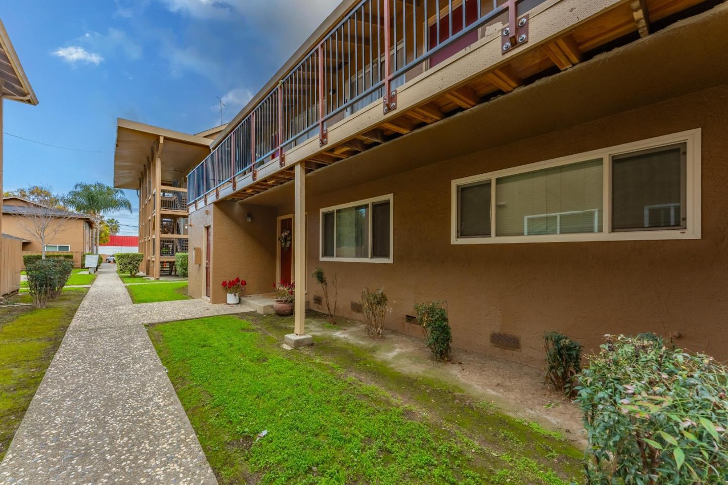 Detail Gallery Image 3 of 16 For 110 Roundtable #19 Dr, San Jose,  CA 95111 - – Beds | – Baths