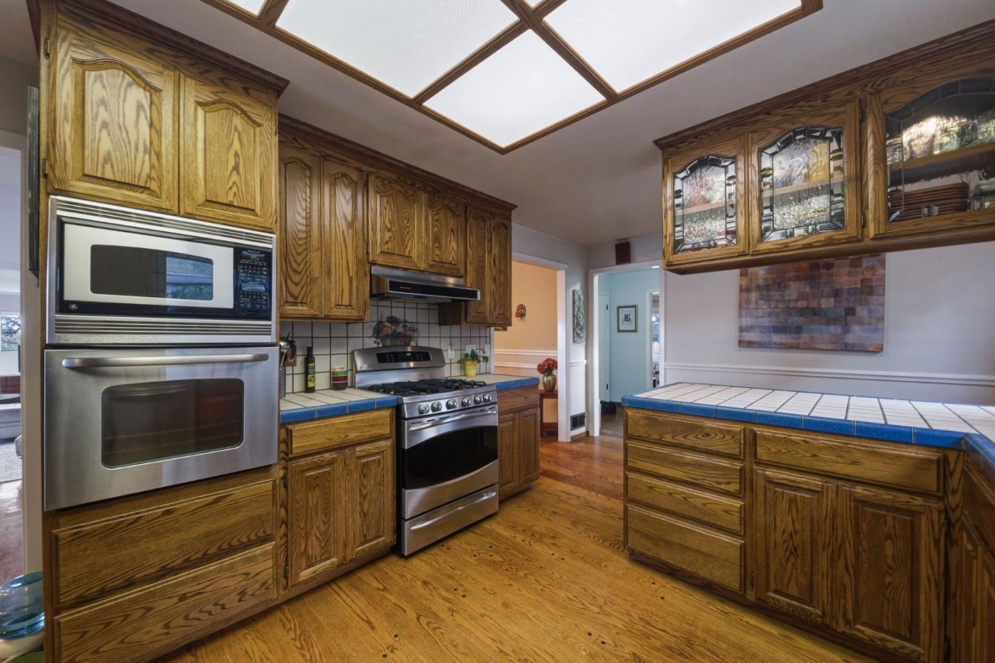 Detail Gallery Image 29 of 69 For 520 Park Blvd, Millbrae,  CA 94030 - 3 Beds | 3 Baths