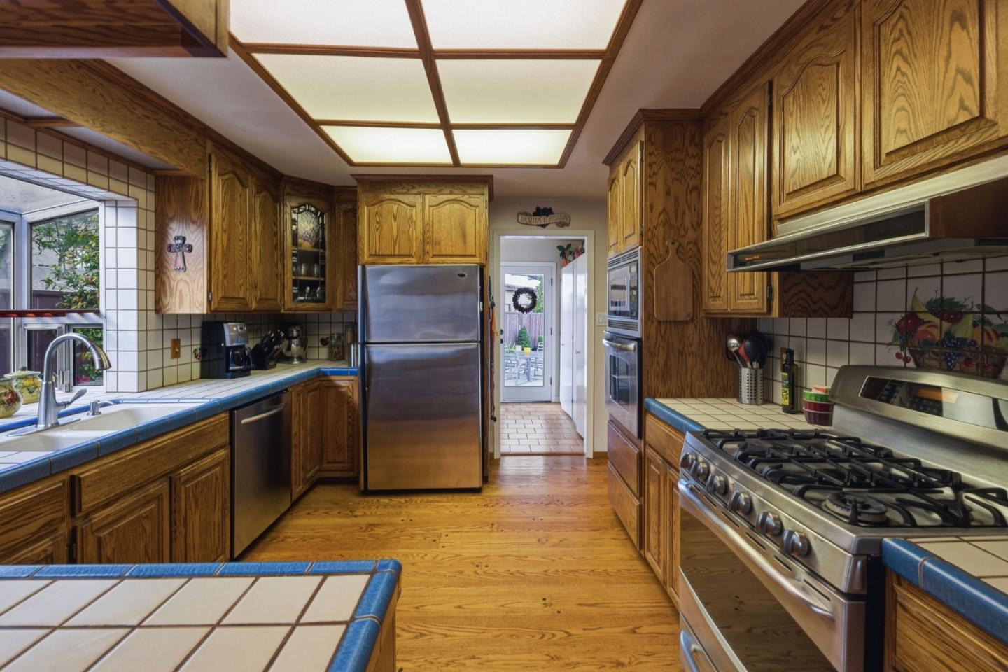 Detail Gallery Image 32 of 69 For 520 Park Blvd, Millbrae,  CA 94030 - 3 Beds | 3 Baths