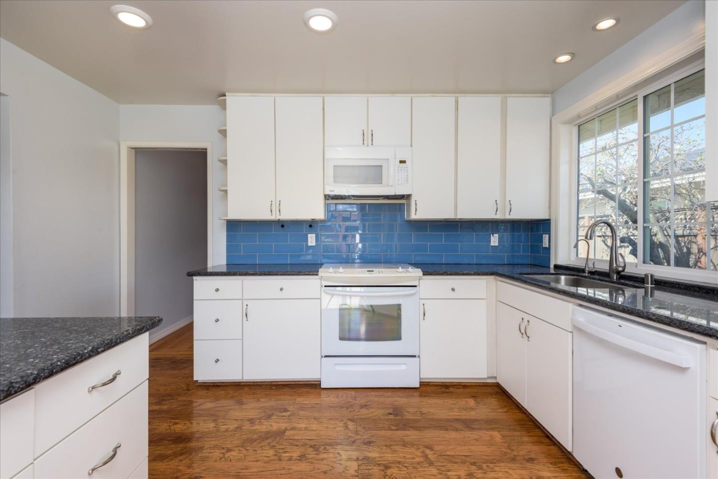 Detail Gallery Image 10 of 26 For 4920 Kenson Dr, San Jose,  CA 95124 - 3 Beds | 2 Baths