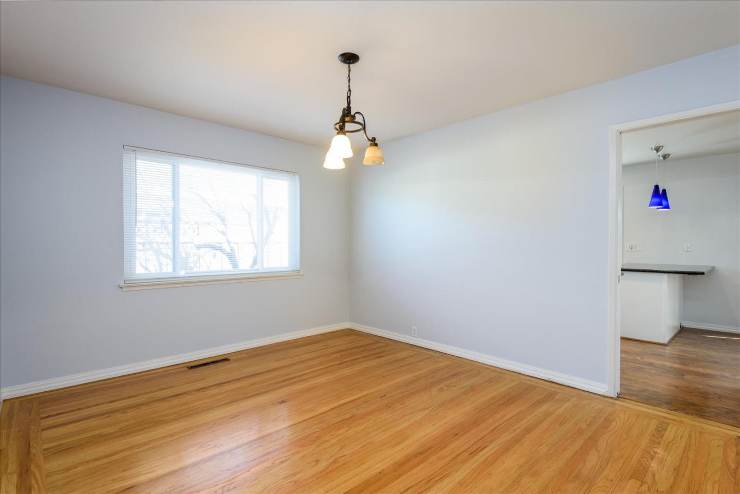 Detail Gallery Image 8 of 26 For 4920 Kenson Dr, San Jose,  CA 95124 - 3 Beds | 2 Baths