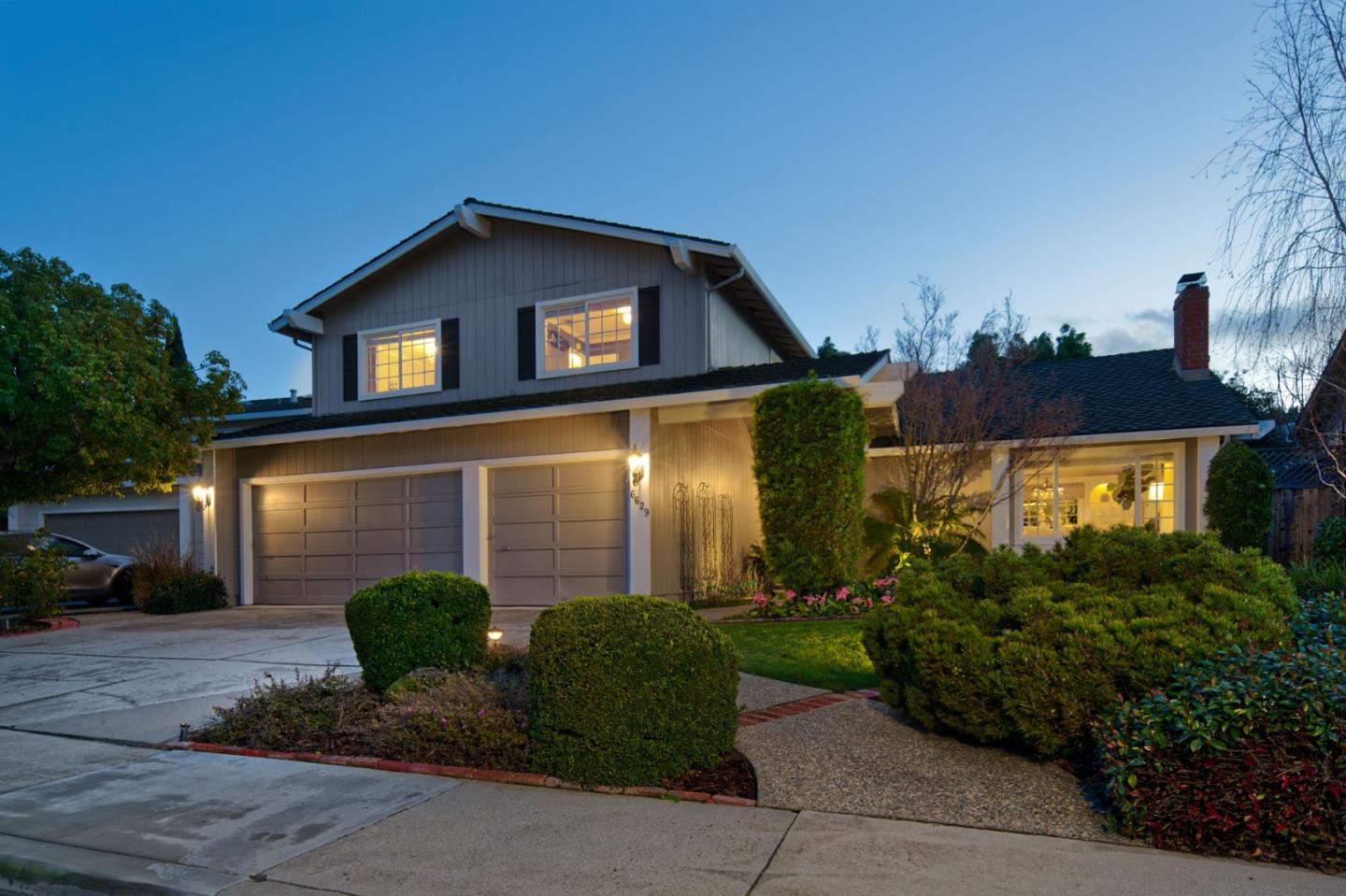 Detail Gallery Image 2 of 52 For 6629 Barnsdale Ct, San Jose,  CA 95120 - 4 Beds | 2/1 Baths