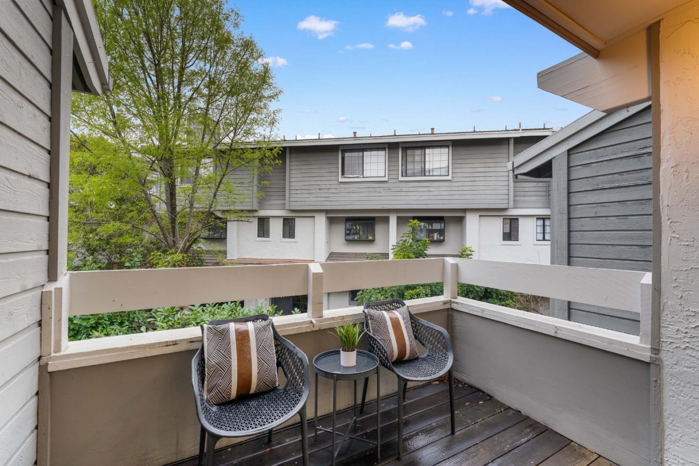 Detail Gallery Image 11 of 38 For 6893 Chantel Ct, San Jose,  CA 95129 - 2 Beds | 2 Baths