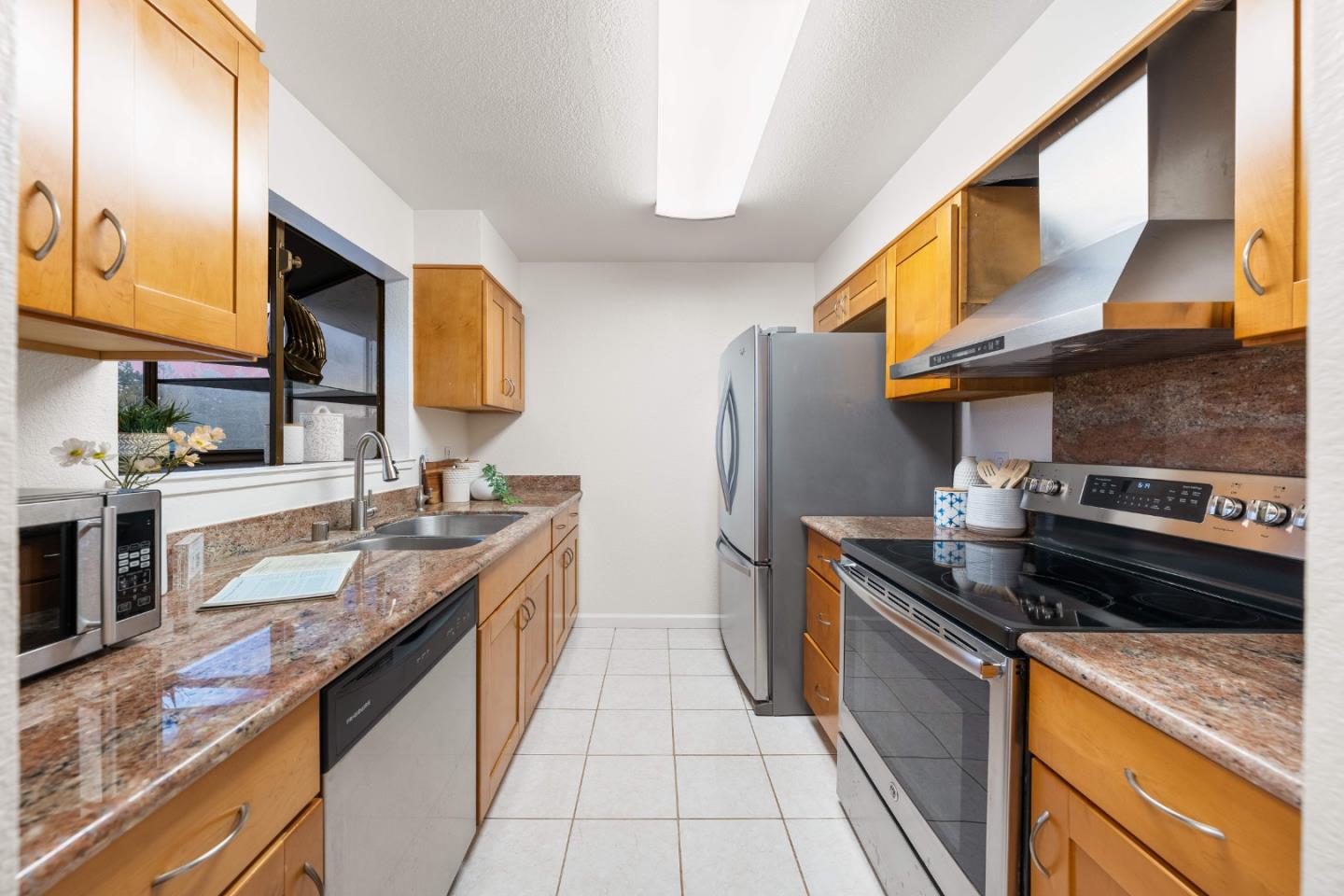 Detail Gallery Image 16 of 38 For 6893 Chantel Ct, San Jose,  CA 95129 - 2 Beds | 2 Baths