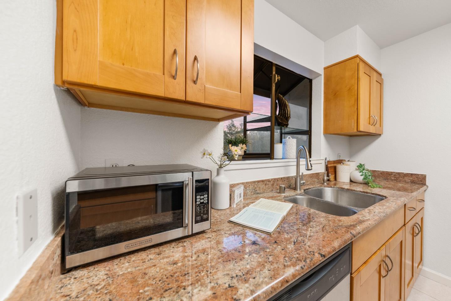 Detail Gallery Image 17 of 38 For 6893 Chantel Ct, San Jose,  CA 95129 - 2 Beds | 2 Baths