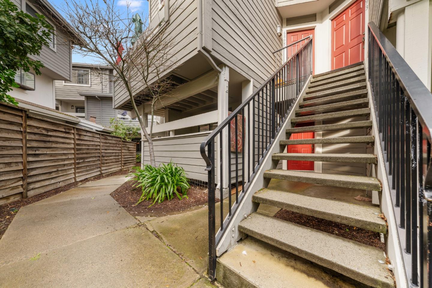 Detail Gallery Image 5 of 38 For 6893 Chantel Ct, San Jose,  CA 95129 - 2 Beds | 2 Baths