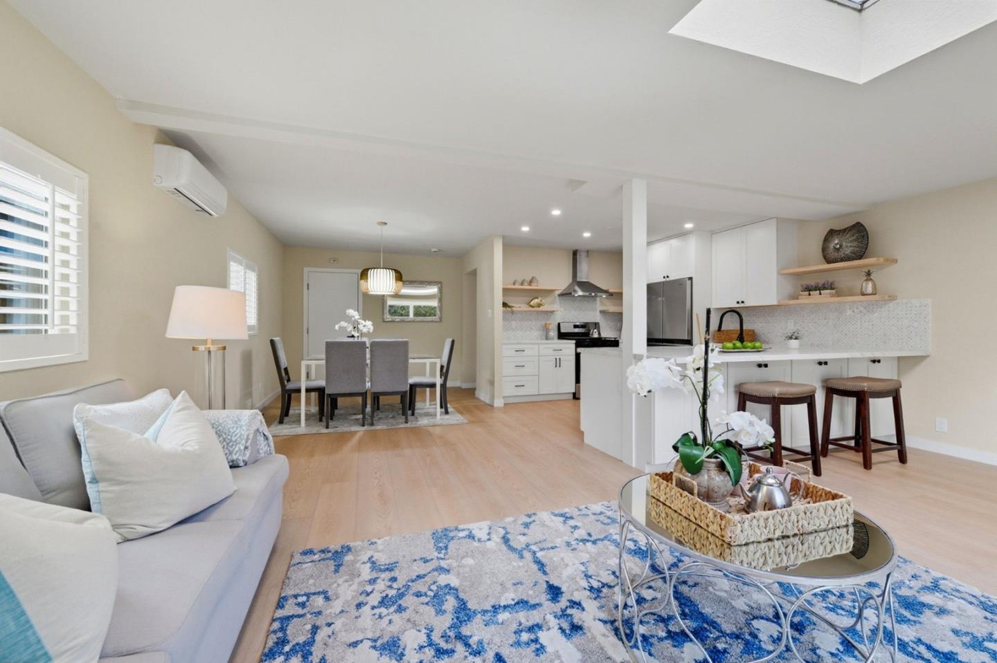 Detail Gallery Image 12 of 34 For 1540 Newbridge Ave, San Mateo,  CA 94401 - 3 Beds | 2 Baths