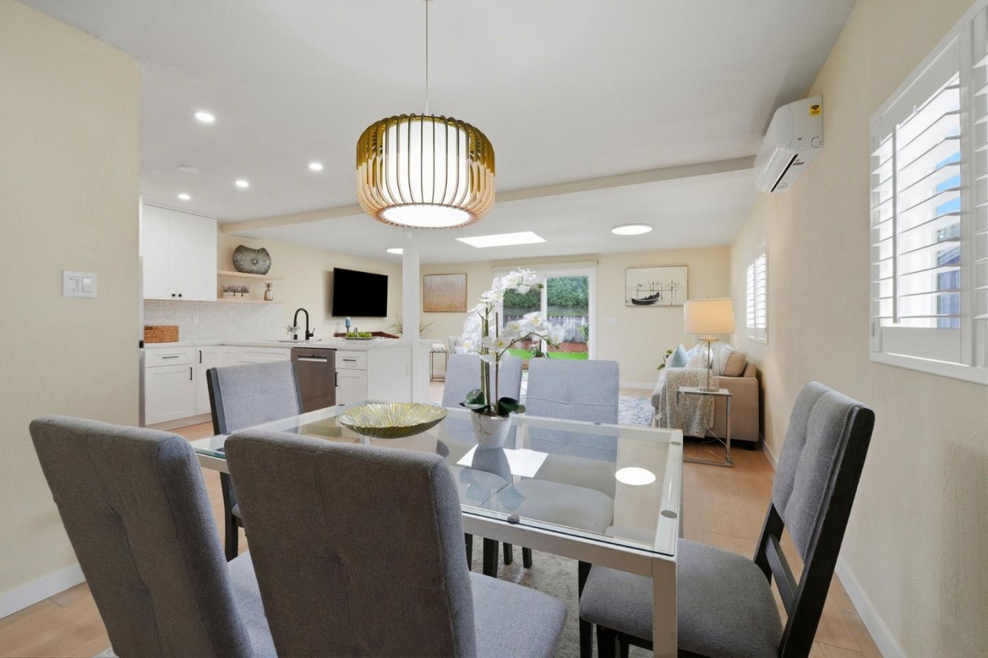 Detail Gallery Image 18 of 34 For 1540 Newbridge Ave, San Mateo,  CA 94401 - 3 Beds | 2 Baths