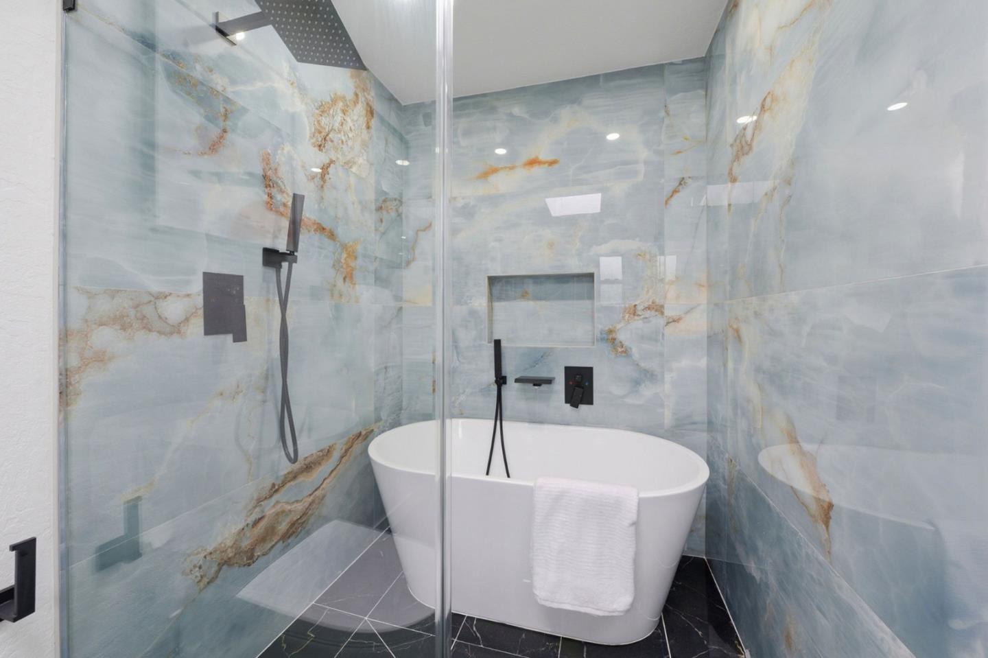 Detail Gallery Image 26 of 34 For 1540 Newbridge Ave, San Mateo,  CA 94401 - 3 Beds | 2 Baths