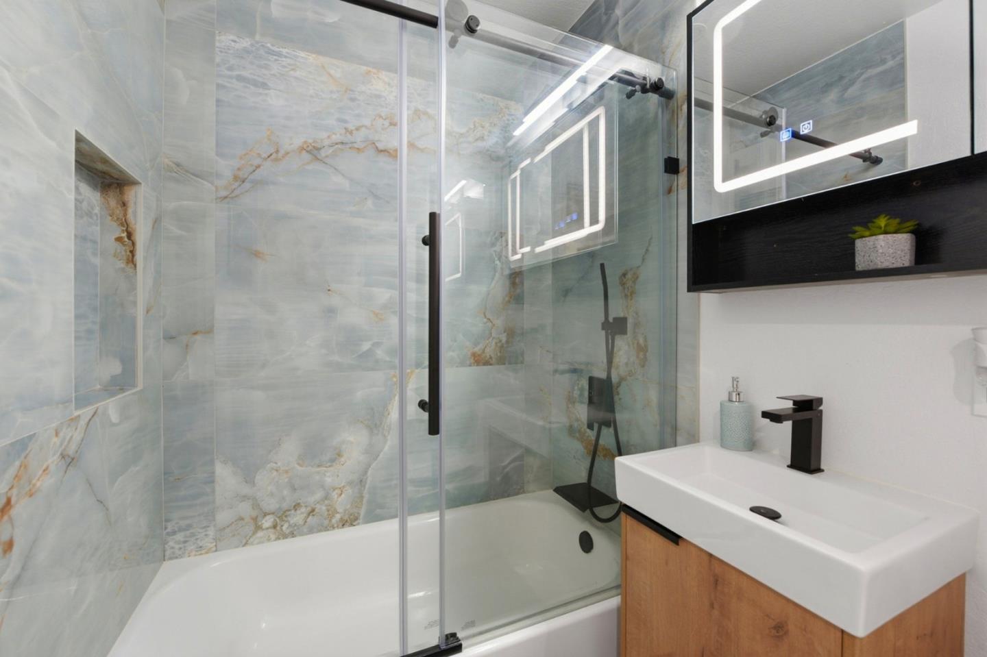 Detail Gallery Image 29 of 34 For 1540 Newbridge Ave, San Mateo,  CA 94401 - 3 Beds | 2 Baths