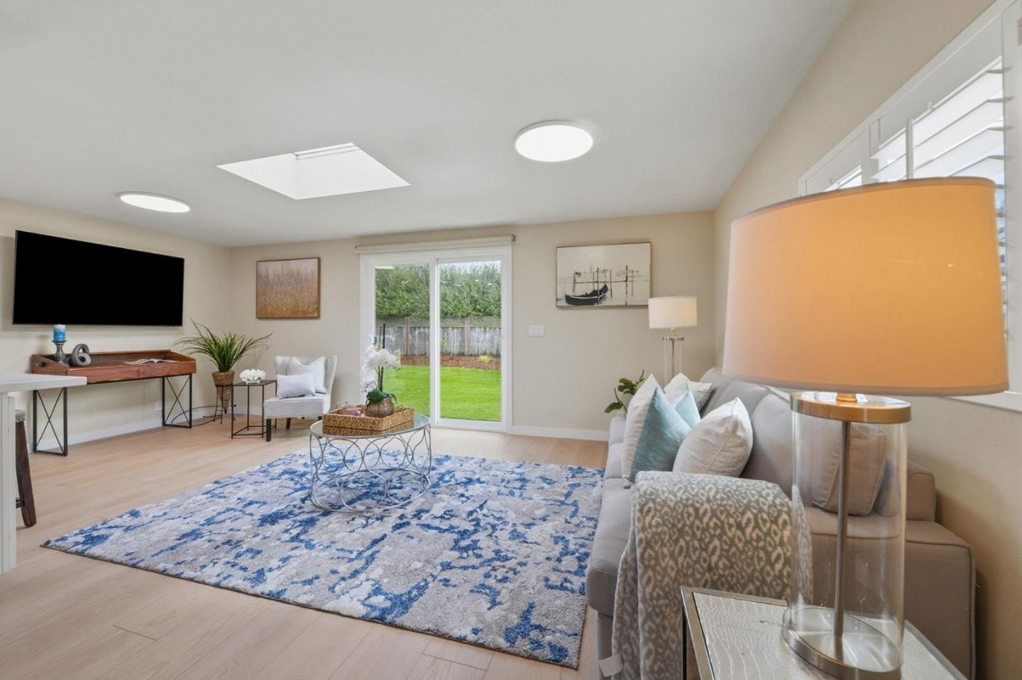 Detail Gallery Image 8 of 34 For 1540 Newbridge Ave, San Mateo,  CA 94401 - 3 Beds | 2 Baths