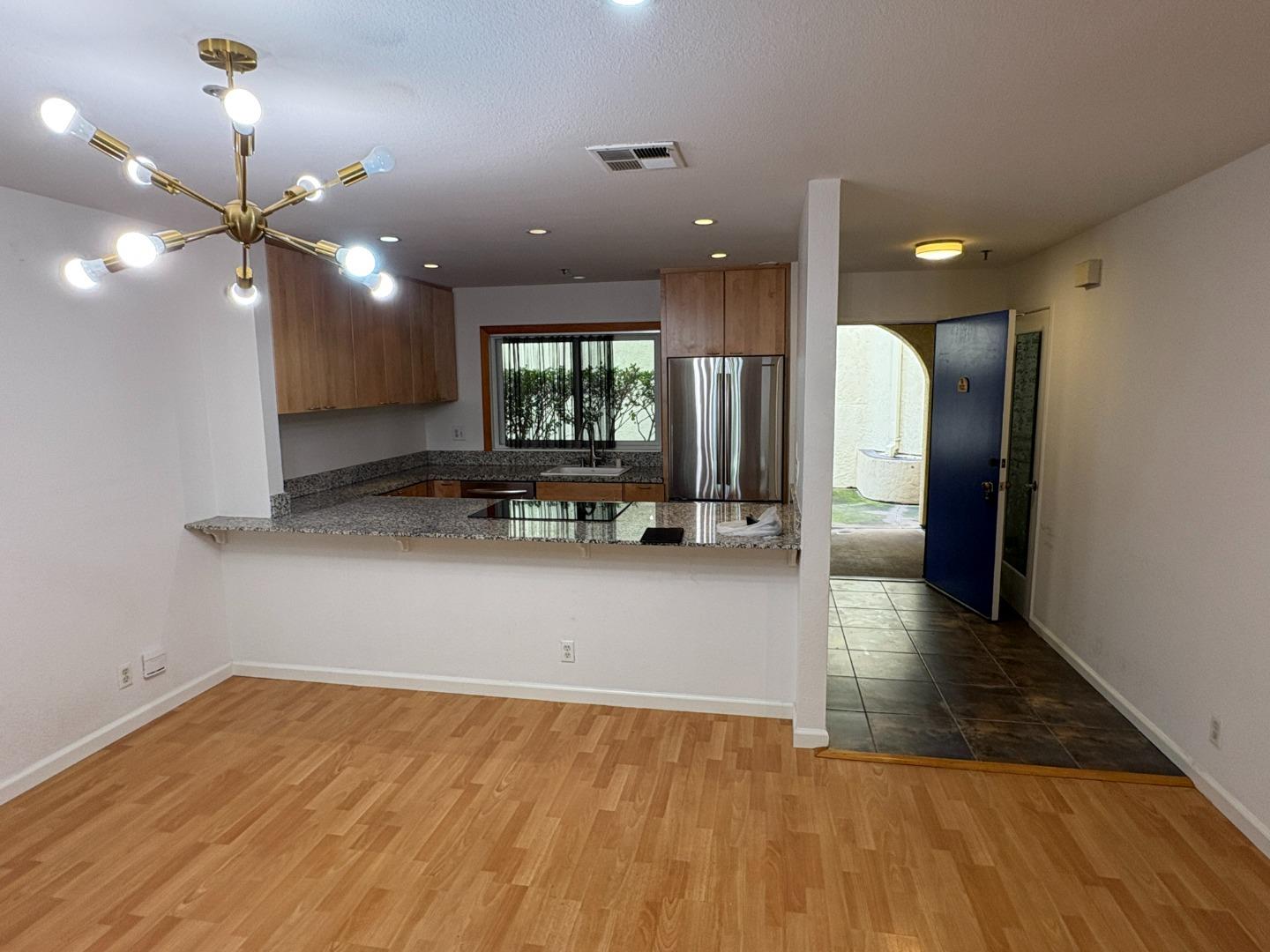 Detail Gallery Image 16 of 27 For 153 California Ave #F101,  Palo Alto,  CA 94306 - 2 Beds | 2 Baths