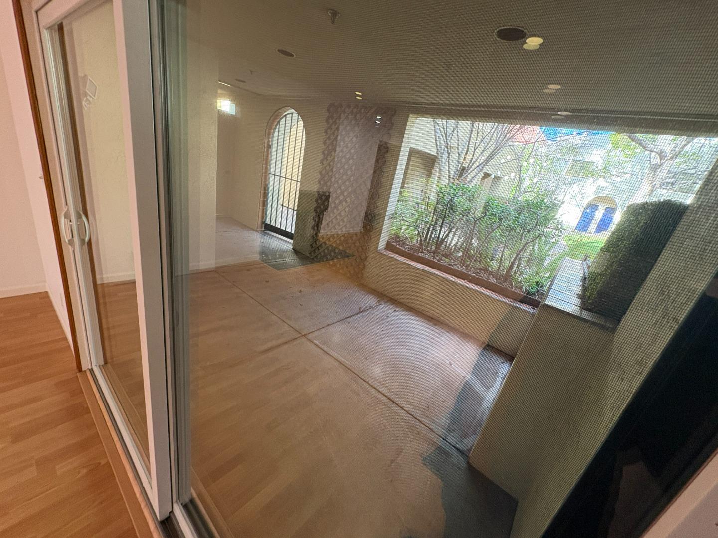 Detail Gallery Image 24 of 27 For 153 California Ave #F101,  Palo Alto,  CA 94306 - 2 Beds | 2 Baths