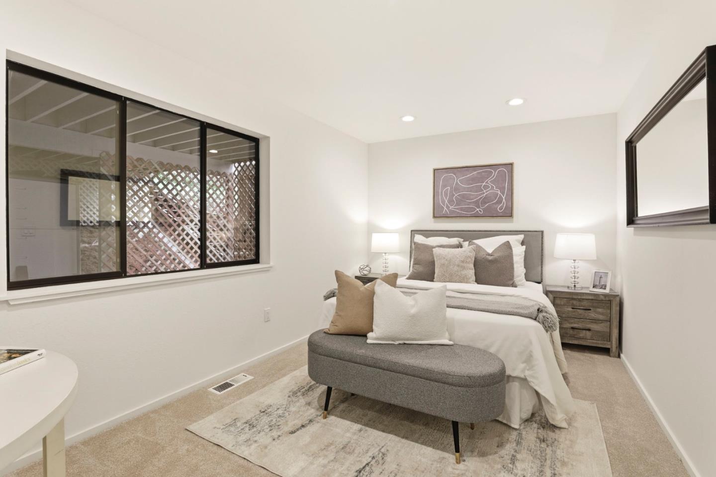 Detail Gallery Image 16 of 29 For 1816 Oak Knoll Dr, Belmont,  CA 94002 - 3 Beds | 2/1 Baths