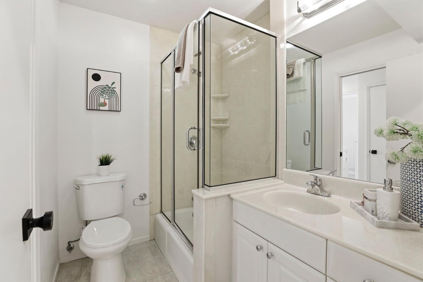 Detail Gallery Image 17 of 29 For 1816 Oak Knoll Dr, Belmont,  CA 94002 - 3 Beds | 2/1 Baths