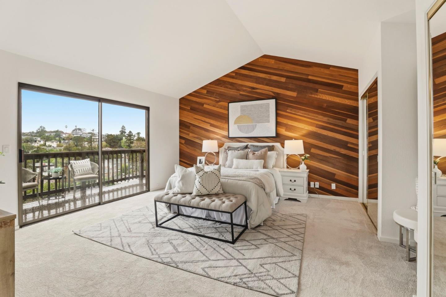 Detail Gallery Image 18 of 29 For 1816 Oak Knoll Dr, Belmont,  CA 94002 - 3 Beds | 2/1 Baths