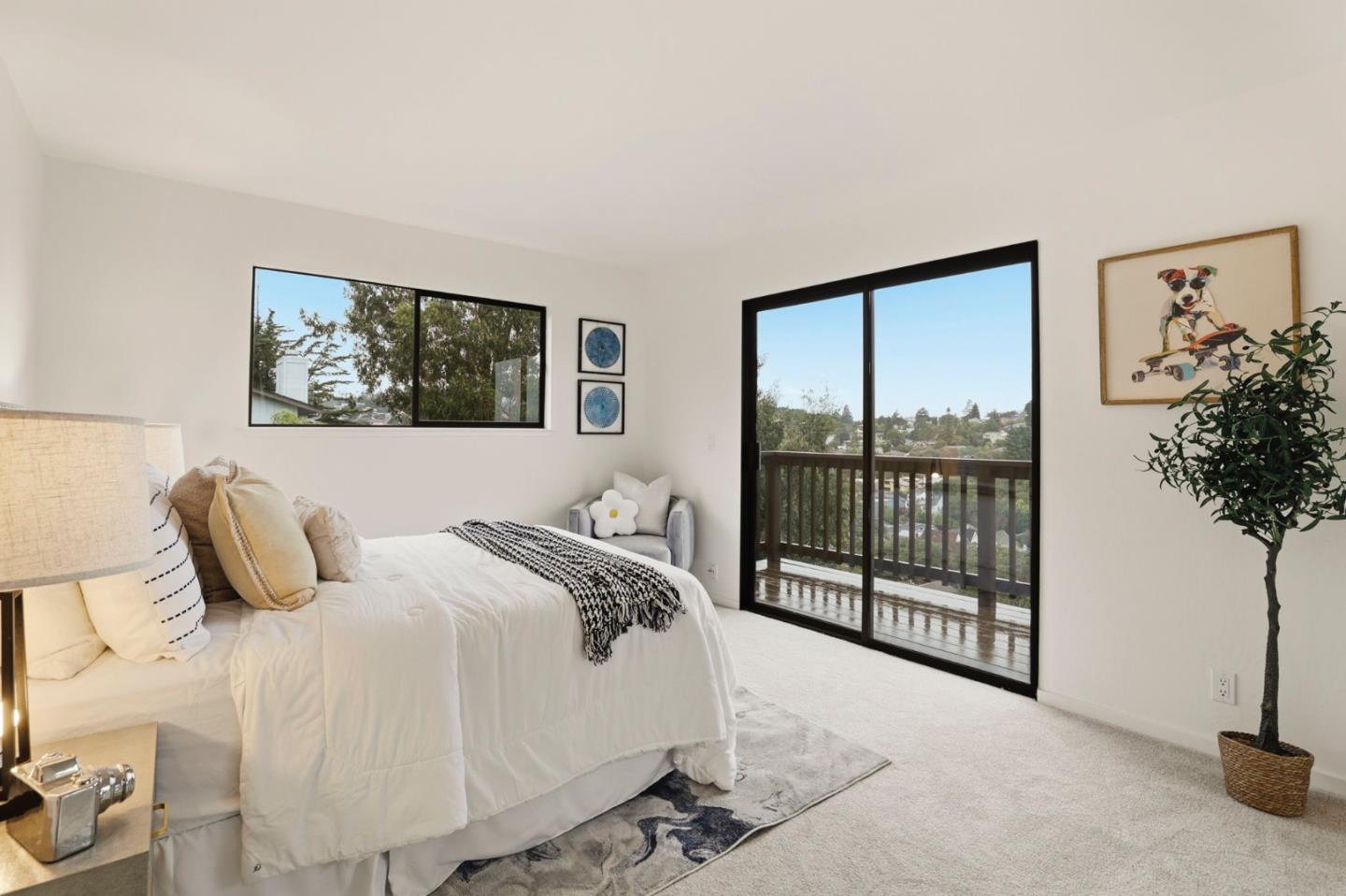 Detail Gallery Image 23 of 29 For 1816 Oak Knoll Dr, Belmont,  CA 94002 - 3 Beds | 2/1 Baths