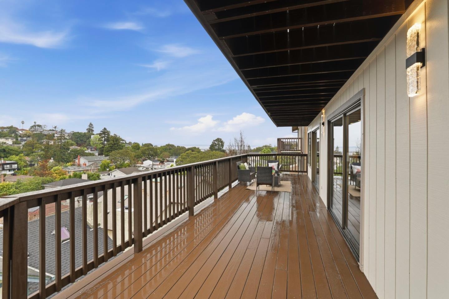 Detail Gallery Image 26 of 29 For 1816 Oak Knoll Dr, Belmont,  CA 94002 - 3 Beds | 2/1 Baths