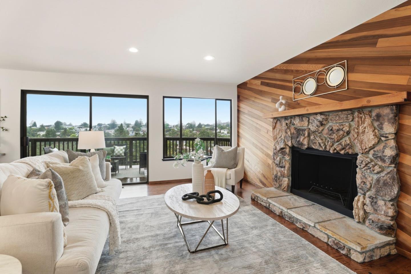 Detail Gallery Image 9 of 29 For 1816 Oak Knoll Dr, Belmont,  CA 94002 - 3 Beds | 2/1 Baths