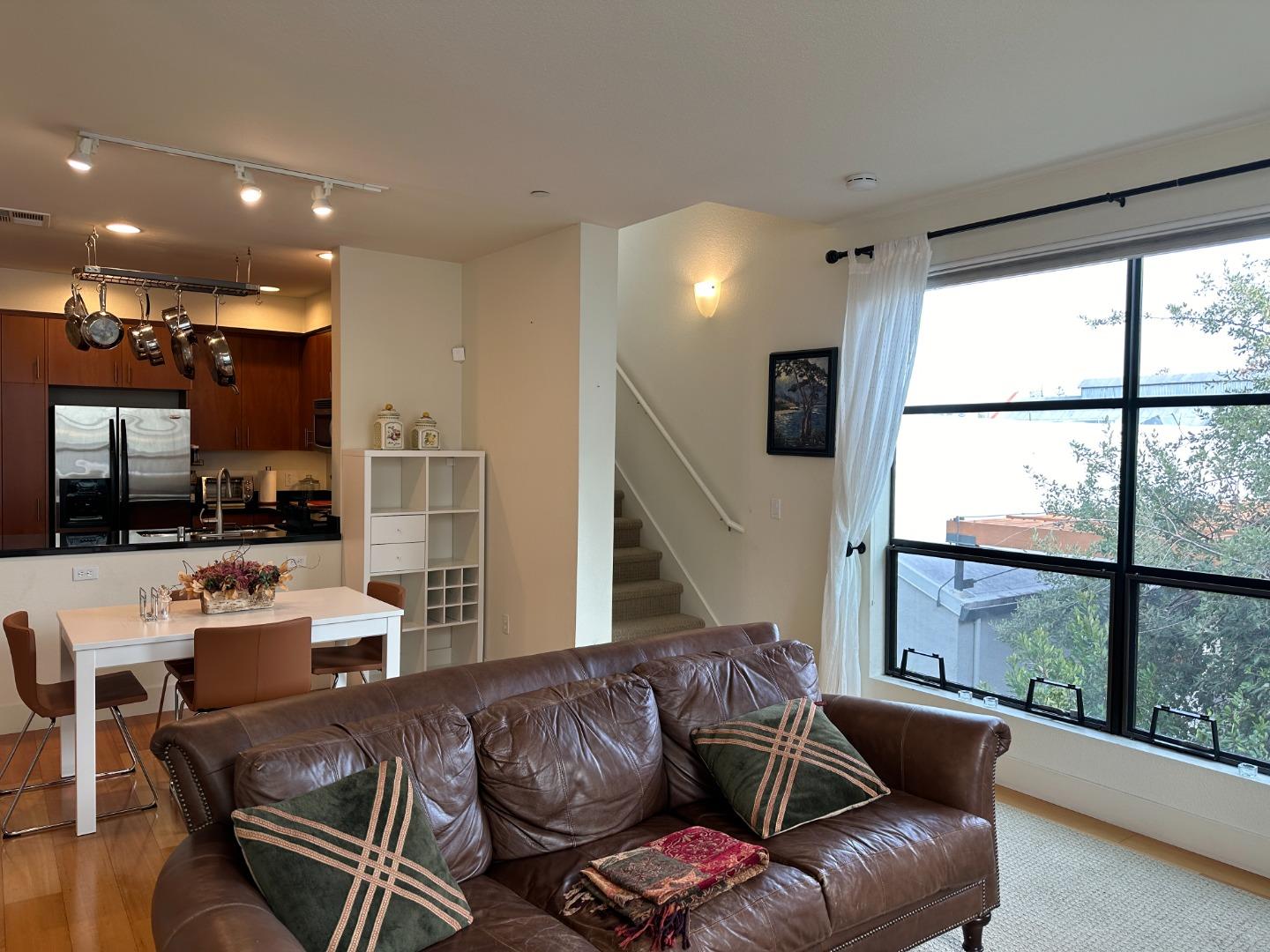 Detail Gallery Image 4 of 31 For 116 S 1st St, Campbell,  CA 95008 - 2 Beds | 2/1 Baths