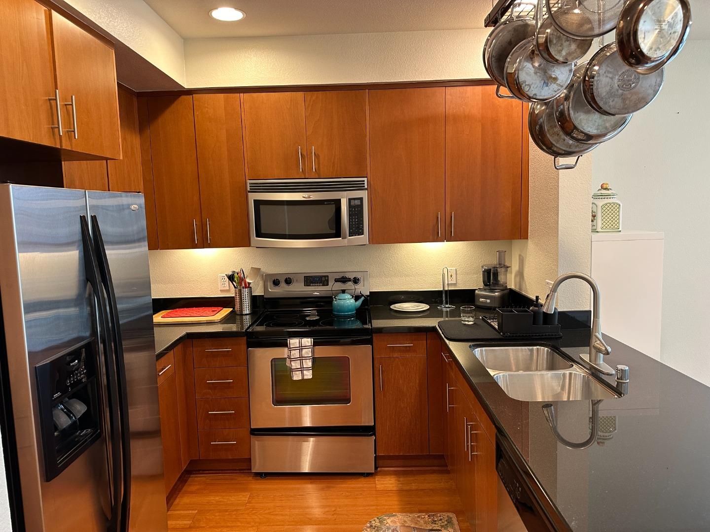 Detail Gallery Image 6 of 31 For 116 S 1st St, Campbell,  CA 95008 - 2 Beds | 2/1 Baths