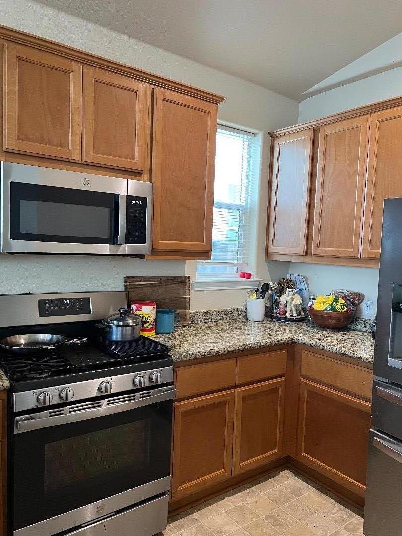 Detail Gallery Image 7 of 8 For 22 Birch Hill Way, Greenfield,  CA 93927 - 3 Beds | 2 Baths