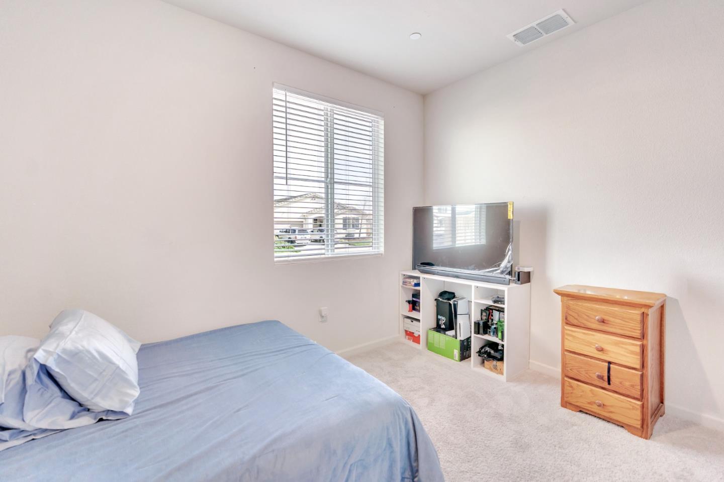 Detail Gallery Image 13 of 47 For 341 Manchester Dr, Los Banos,  CA 93635 - 4 Beds | 3 Baths