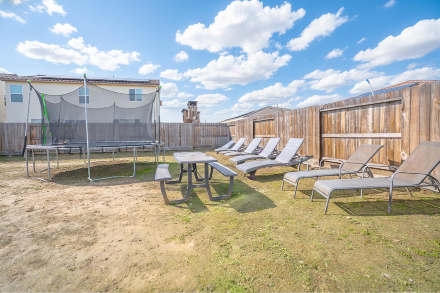 Detail Gallery Image 38 of 47 For 341 Manchester Dr, Los Banos,  CA 93635 - 4 Beds | 3 Baths