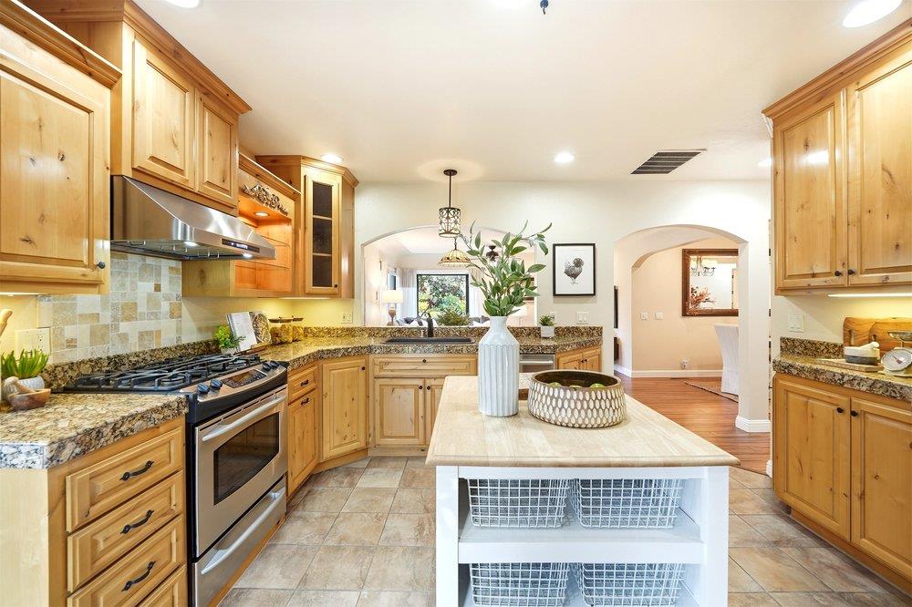 Detail Gallery Image 7 of 44 For 17235 Hill Rd, Morgan Hill,  CA 95037 - 3 Beds | 2 Baths