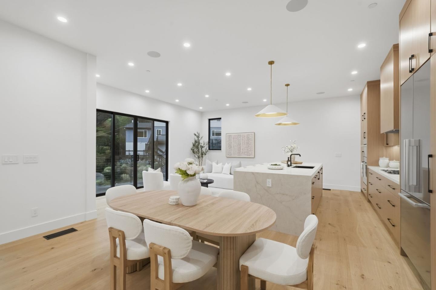 Detail Gallery Image 11 of 59 For 3288 Oak Ct, Belmont,  CA 94002 - 4 Beds | 3/1 Baths