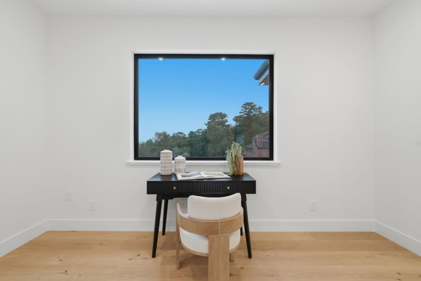 Detail Gallery Image 24 of 59 For 3288 Oak Ct, Belmont,  CA 94002 - 4 Beds | 3/1 Baths