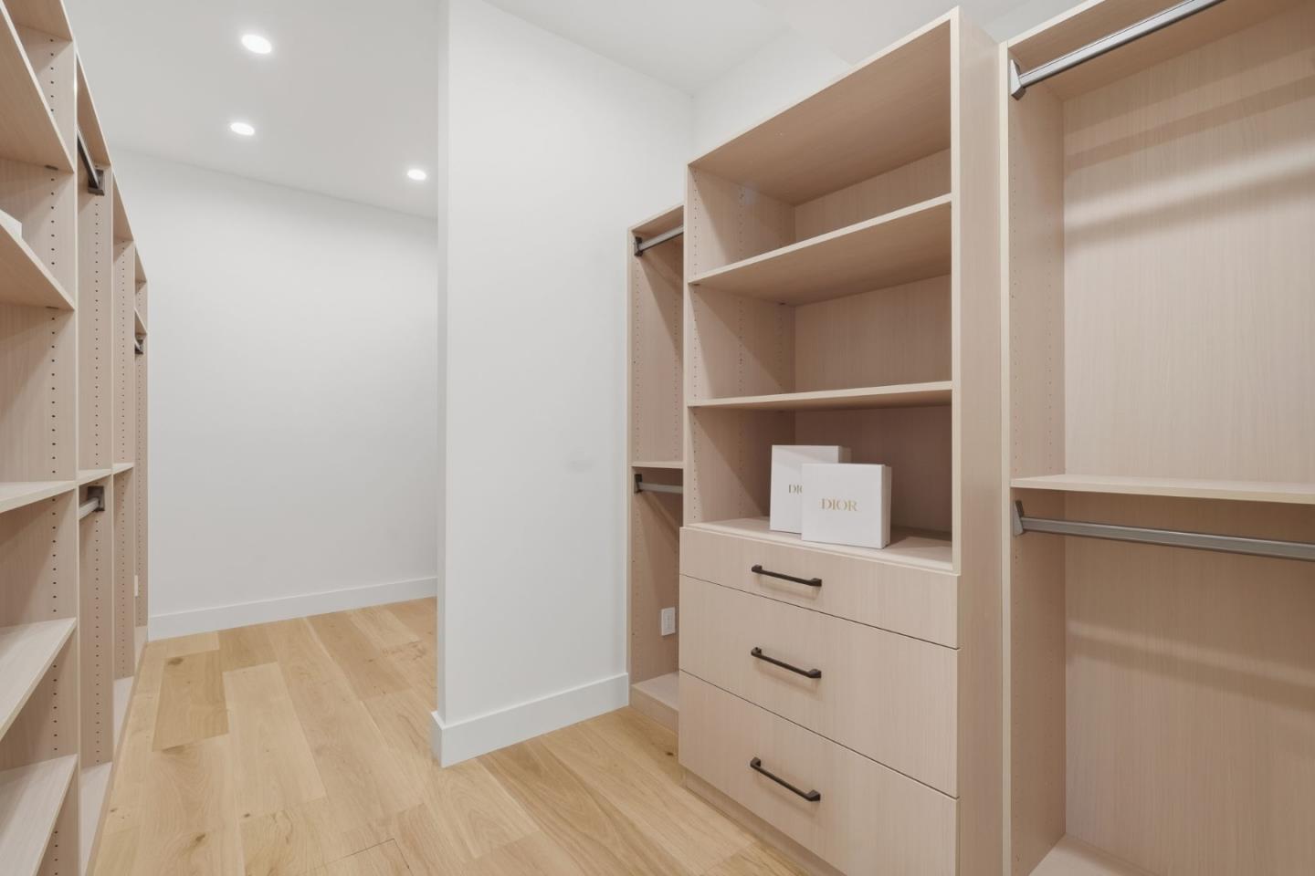 Detail Gallery Image 30 of 59 For 3288 Oak Ct, Belmont,  CA 94002 - 4 Beds | 3/1 Baths