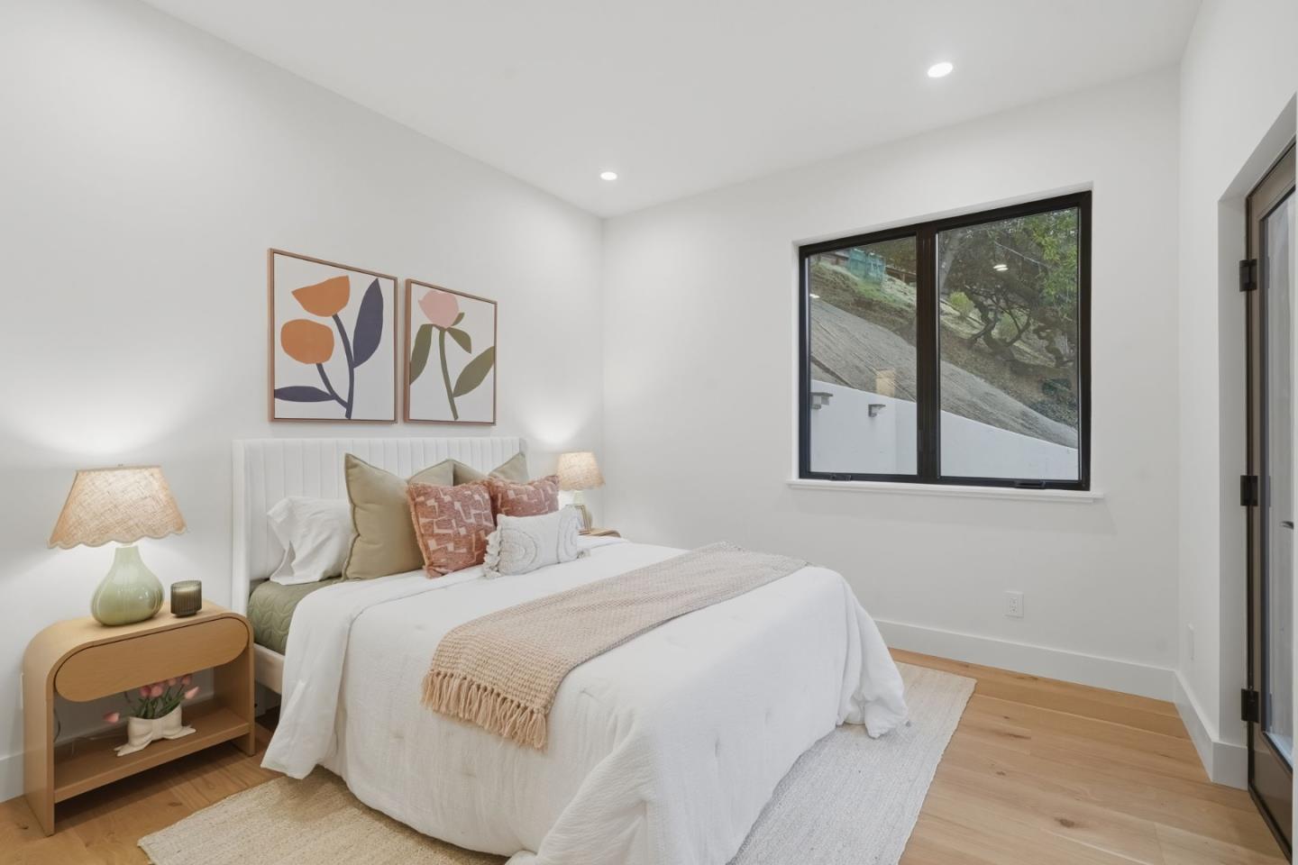 Detail Gallery Image 35 of 59 For 3288 Oak Ct, Belmont,  CA 94002 - 4 Beds | 3/1 Baths