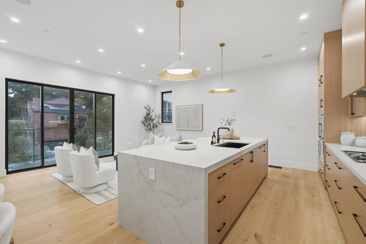 Detail Gallery Image 5 of 59 For 3288 Oak Ct, Belmont,  CA 94002 - 4 Beds | 3/1 Baths