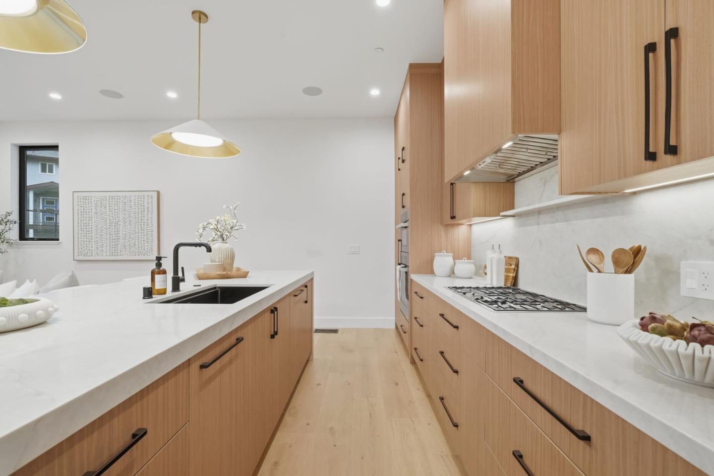 Detail Gallery Image 9 of 59 For 3288 Oak Ct, Belmont,  CA 94002 - 4 Beds | 3/1 Baths