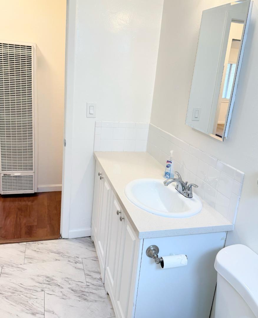 Detail Gallery Image 11 of 11 For 418 Roosevelt Ave #3,  Sunnyvale,  CA 94085 - 1 Beds | 1 Baths