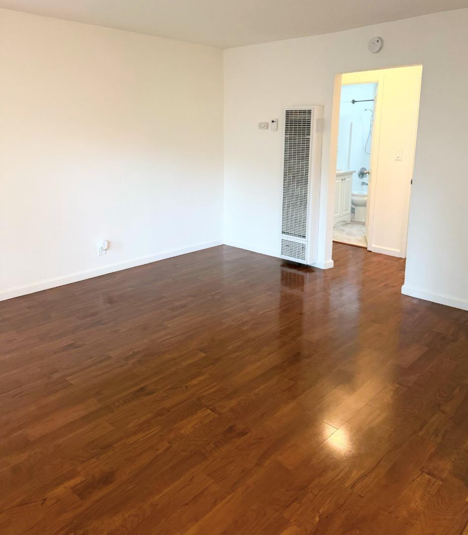 Detail Gallery Image 4 of 11 For 418 Roosevelt Ave #3,  Sunnyvale,  CA 94085 - 1 Beds | 1 Baths