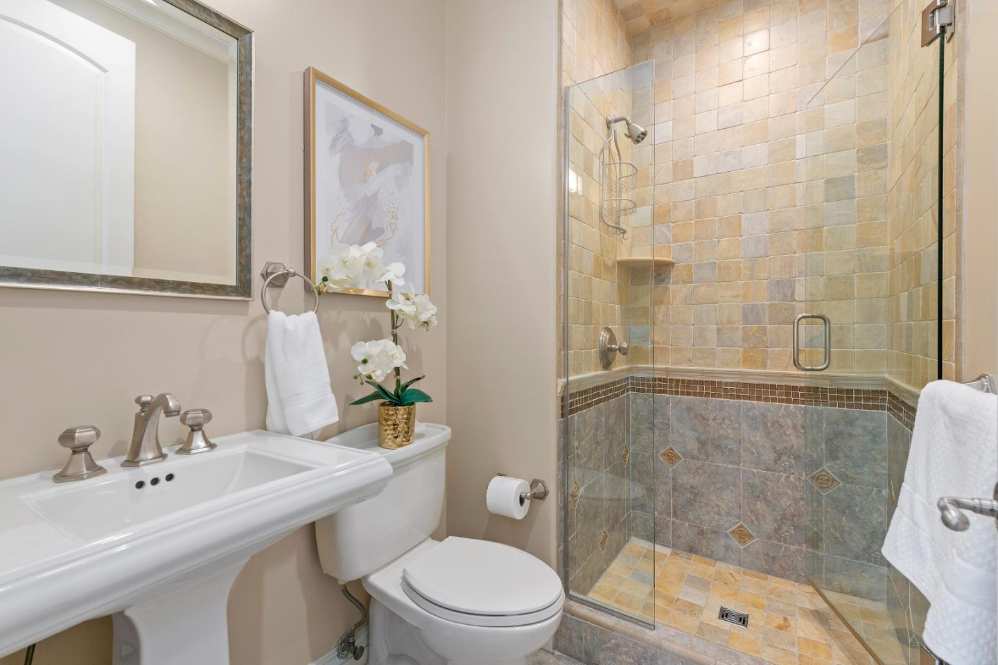 Detail Gallery Image 24 of 39 For 1045 Atkinson Ln, Menlo Park,  CA 94025 - 4 Beds | 4 Baths