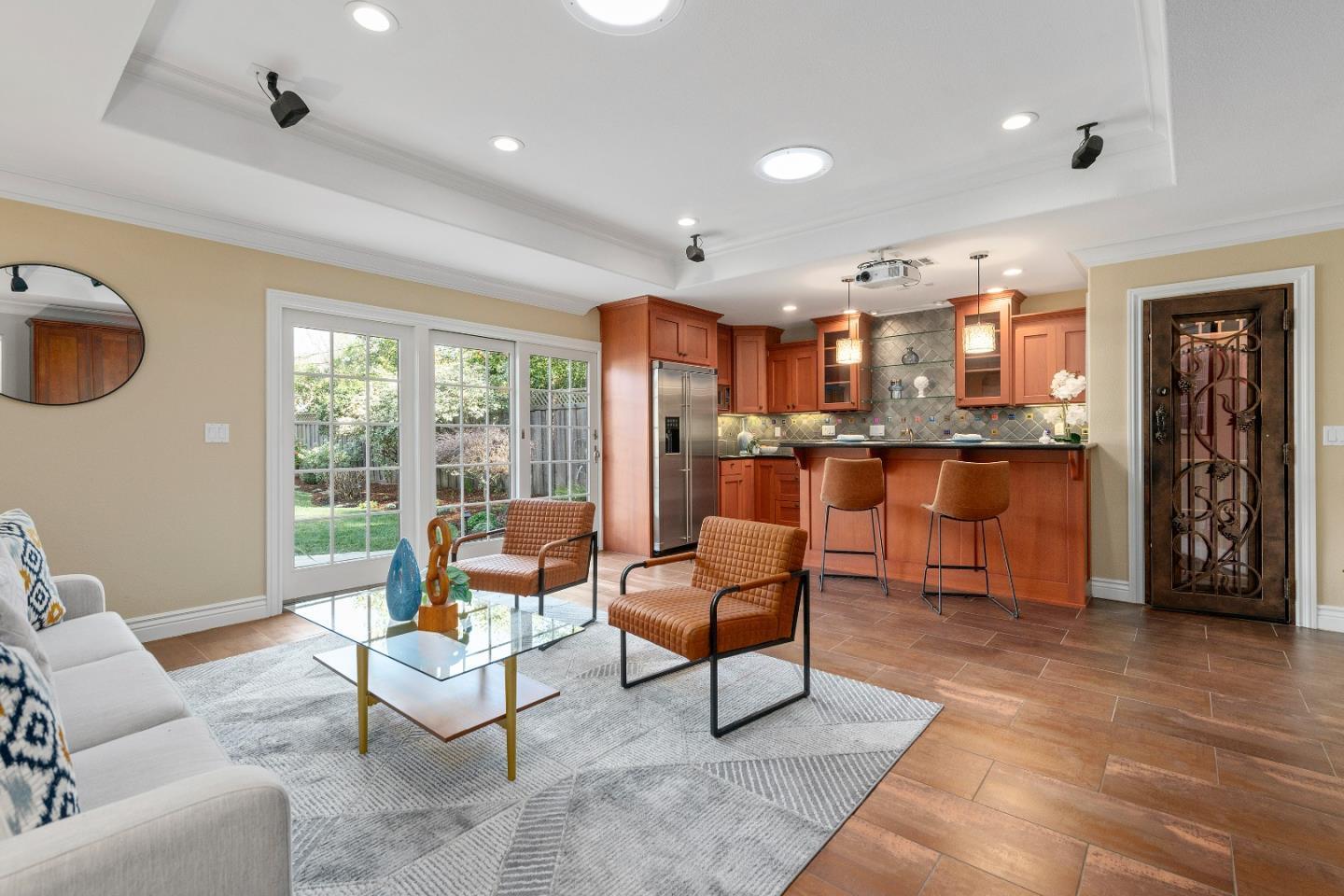 Detail Gallery Image 31 of 39 For 1045 Atkinson Ln, Menlo Park,  CA 94025 - 4 Beds | 4 Baths