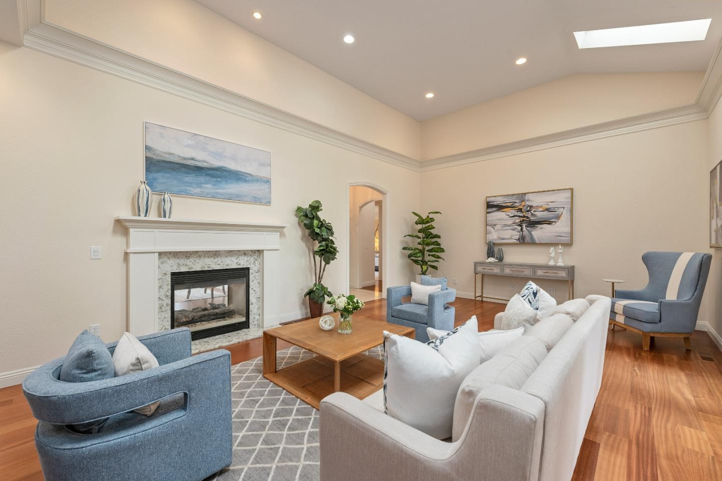 Detail Gallery Image 9 of 39 For 1045 Atkinson Ln, Menlo Park,  CA 94025 - 4 Beds | 4 Baths