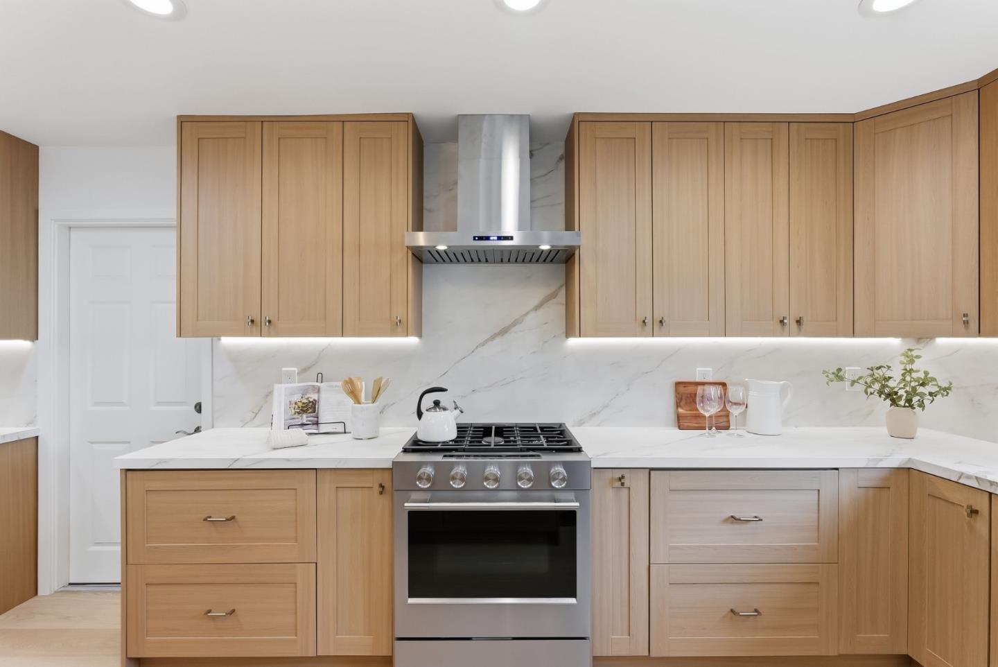 Detail Gallery Image 12 of 35 For 1526 Crespi Dr, San Jose,  CA 95129 - 3 Beds | 2 Baths