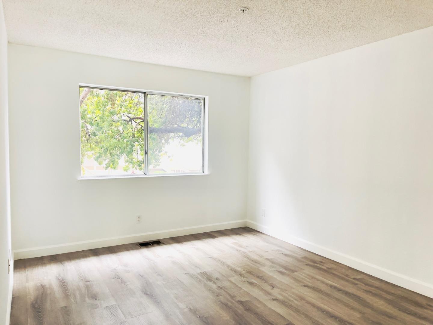 Detail Gallery Image 12 of 23 For 25164 Copa Del Oro Drive Dr #104,  Hayward,  CA 94545 - 2 Beds | 2 Baths