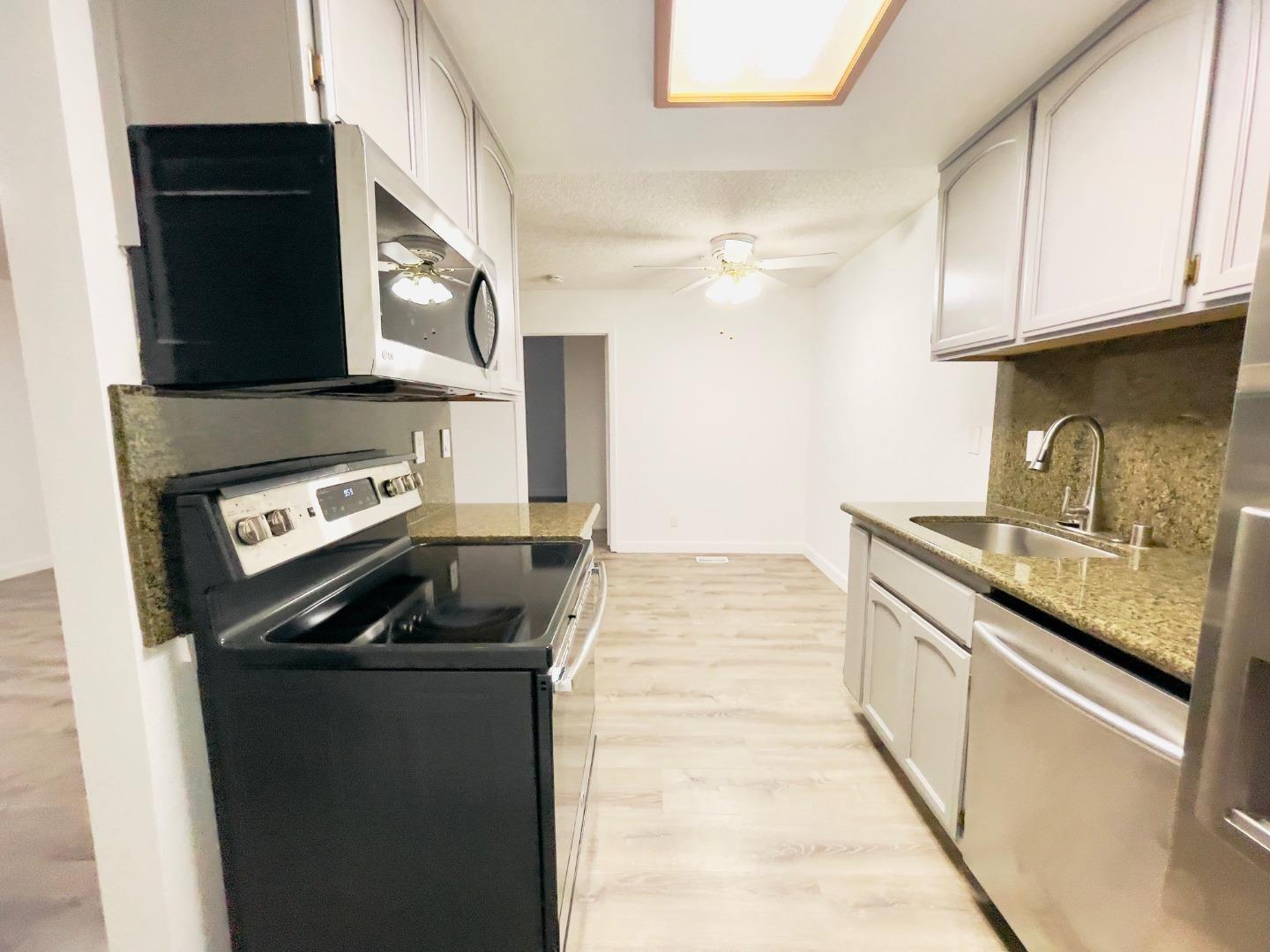 Detail Gallery Image 9 of 23 For 25164 Copa Del Oro Drive Dr #104,  Hayward,  CA 94545 - 2 Beds | 2 Baths