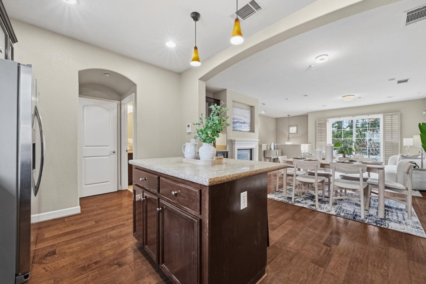 Detail Gallery Image 14 of 42 For 1745 Hillebrant Pl, Santa Clara,  CA 95050 - 2 Beds | 2/1 Baths