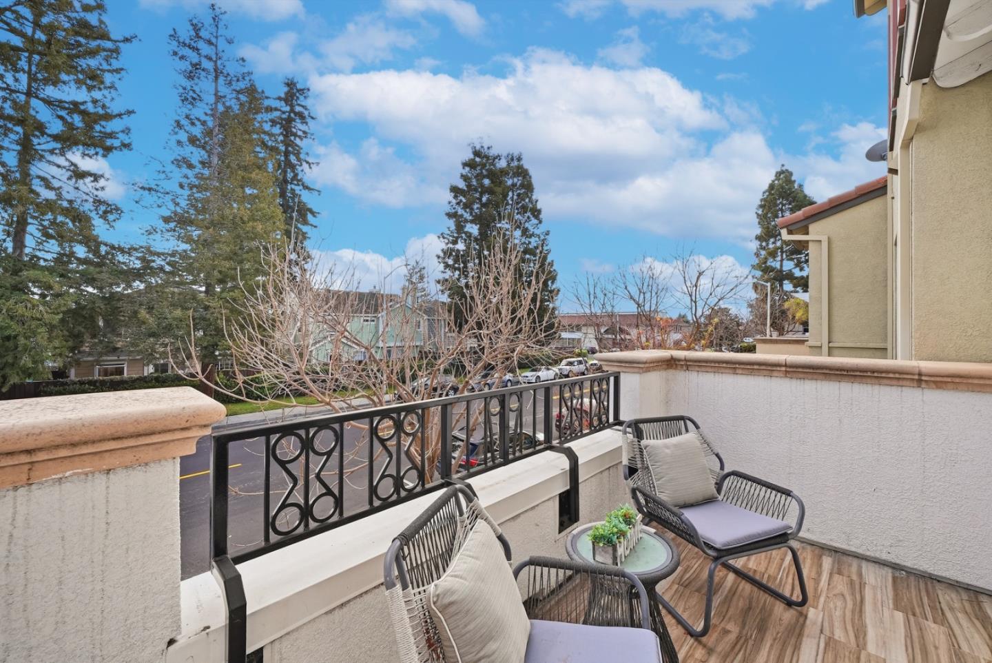 Detail Gallery Image 5 of 42 For 1745 Hillebrant Pl, Santa Clara,  CA 95050 - 2 Beds | 2/1 Baths