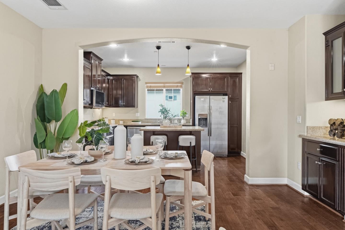 Detail Gallery Image 7 of 42 For 1745 Hillebrant Pl, Santa Clara,  CA 95050 - 2 Beds | 2/1 Baths