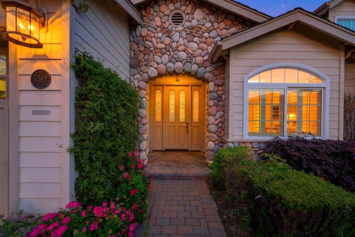 Detail Gallery Image 4 of 72 For 6512 Bose Ln, San Jose,  CA 95120 - 5 Beds | 4/1 Baths