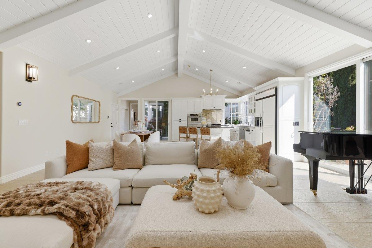 Detail Gallery Image 6 of 72 For 6512 Bose Ln, San Jose,  CA 95120 - 5 Beds | 4/1 Baths