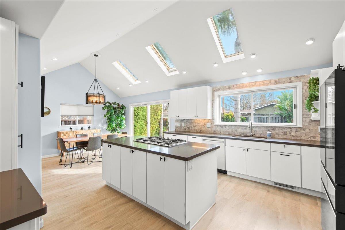 Detail Gallery Image 15 of 35 For 1482 Ridgeley Dr, Campbell,  CA 95008 - 3 Beds | 2 Baths