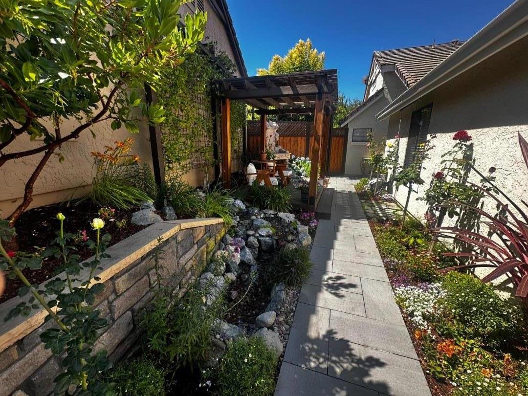 Detail Gallery Image 39 of 53 For 7945 Caledonia Dr, San Jose,  CA 95135 - 2 Beds | 2 Baths